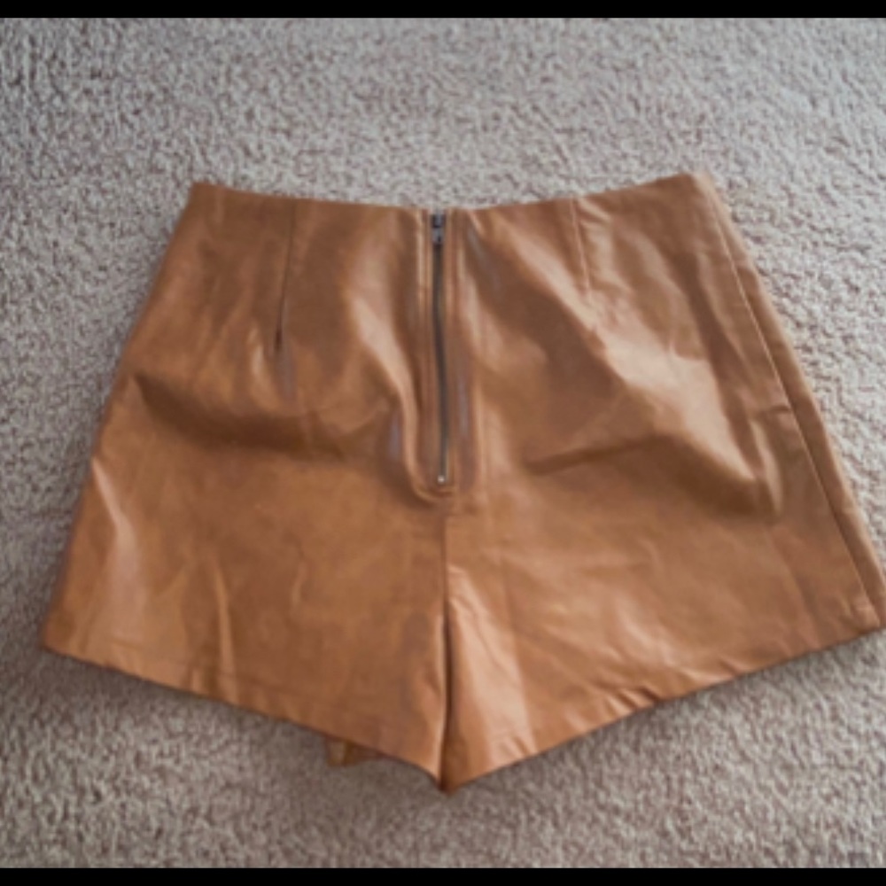 She + Sky | Brown faux leather skort